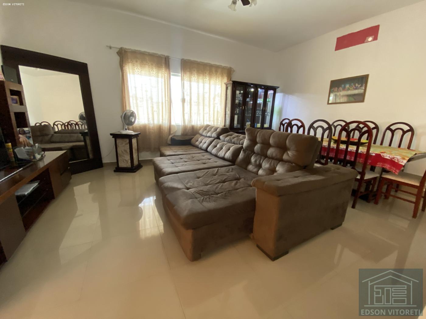 Casa, 3 quartos, 200 m² - Foto 1