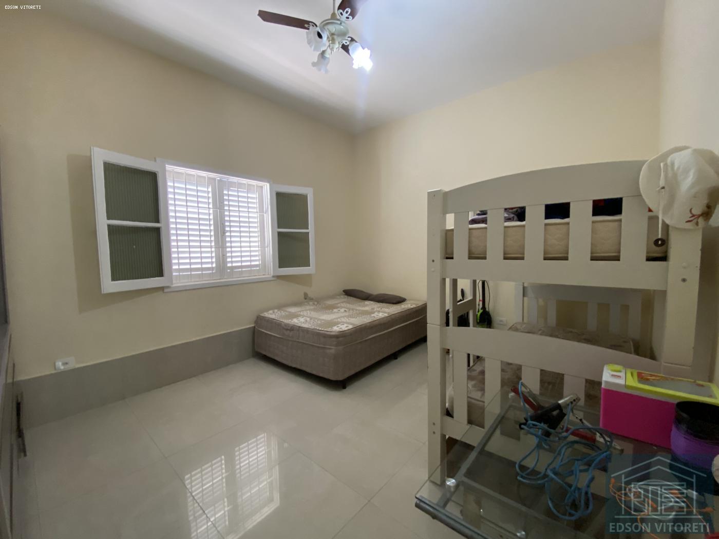 Casa, 3 quartos, 200 m² - Foto 13